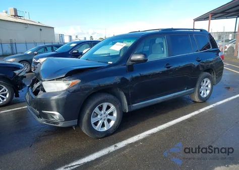 2011 Toyota Highlander Base V6 z USA, uszkodzony, nr VIN 5TDZK3EH9BS044418